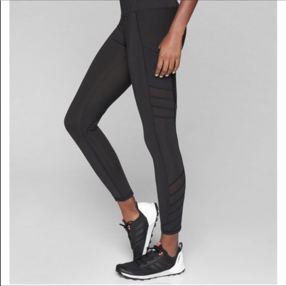 Athleta Splash Stealth 7/8 Tight Workout Leggings Black Size Large